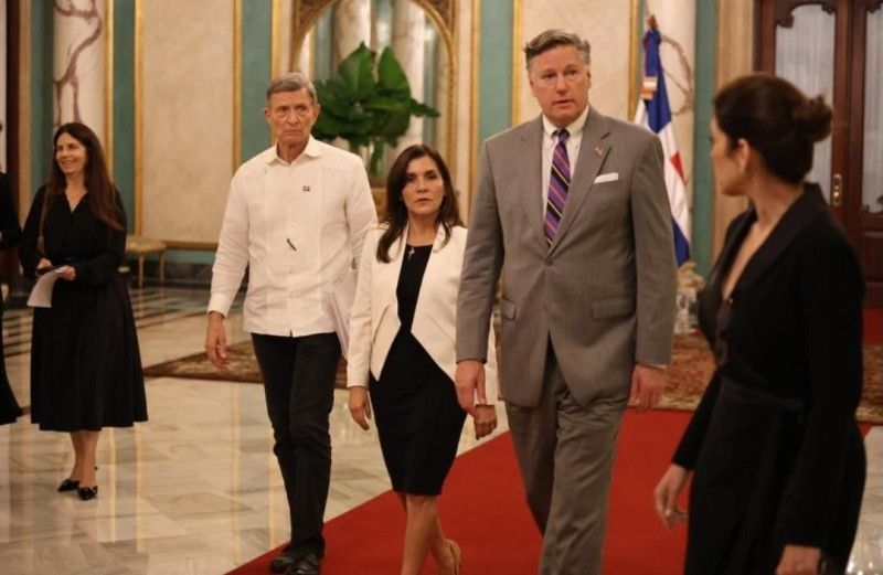 Subsecretario de Estado de EEUU se reúne con Abinader y líderes del sector privado Subsecretario de Estado de EEUU se reúne con Abinader y líderes del sector privado