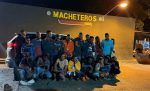 Ejército detiene a 23 indocumentados tras abandono de yipeta en Valverde