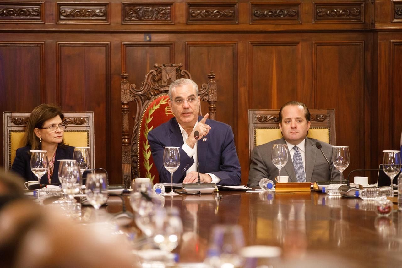 Gobierno anuncia nuevas medidas para enfrentar el impacto de la crisis en Medio Oriente sobre la economía dominicana