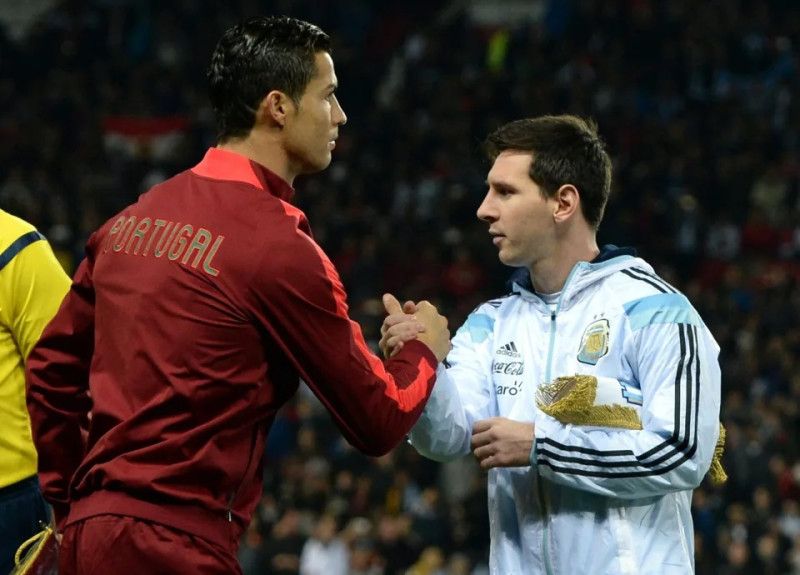 Las caras de Messi, Ronaldo y Neymar decoran las calles de Calcuta por el Mundial Las caras de Messi, Ronaldo y Neymar decoran las calles de Calcuta por el Mundial