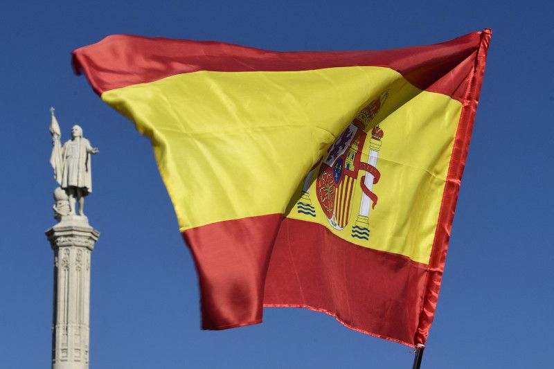 Más de un millón de migrantes presentan documentos para regularizarse en España