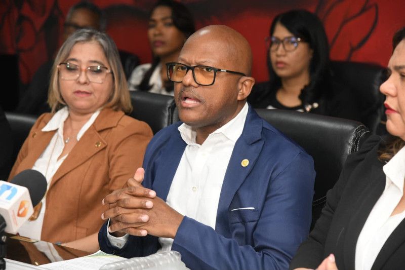 CMD denuncia presuntas irregularidades en los fondos de los médicos