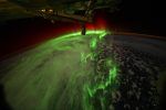 Astronautas de la NASA publican imágenes de auroras australes desde la estación espacial