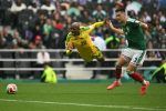 México vence 2-0 a Sudáfrica en partido inaugural de la Copa Mundial de la Fifa