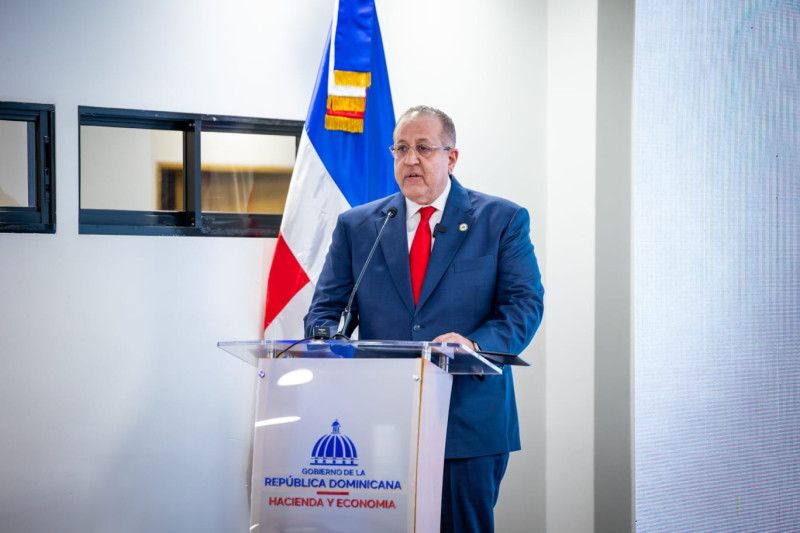Gobierno ha redirigido RD$12,000 millones para mitigar efectos de crisis