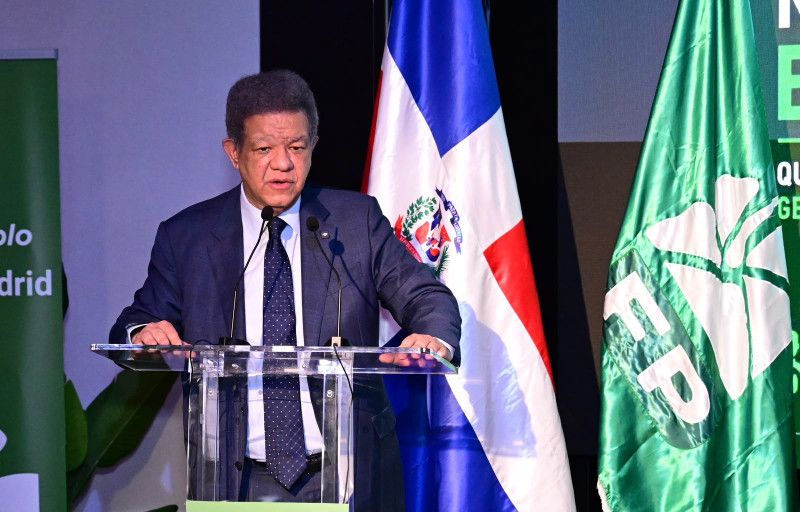 Leonel Fernández rechaza plan anticrisis del Gobierno Leonel Fernández rechaza plan anticrisis del Gobierno