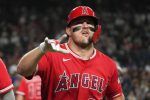 Mike Trout fue colocado en la lista de lesionados