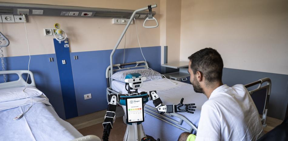 Italia: Un hospital de Milán pone a prueba un robot que promete liberar tiempo al personal sanitario Italia: Un hospital de Milán pone a prueba un robot que promete liberar tiempo al personal sanitario