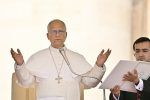 El papa llama a “resolver los conflictos como seres humanos y no como animales”