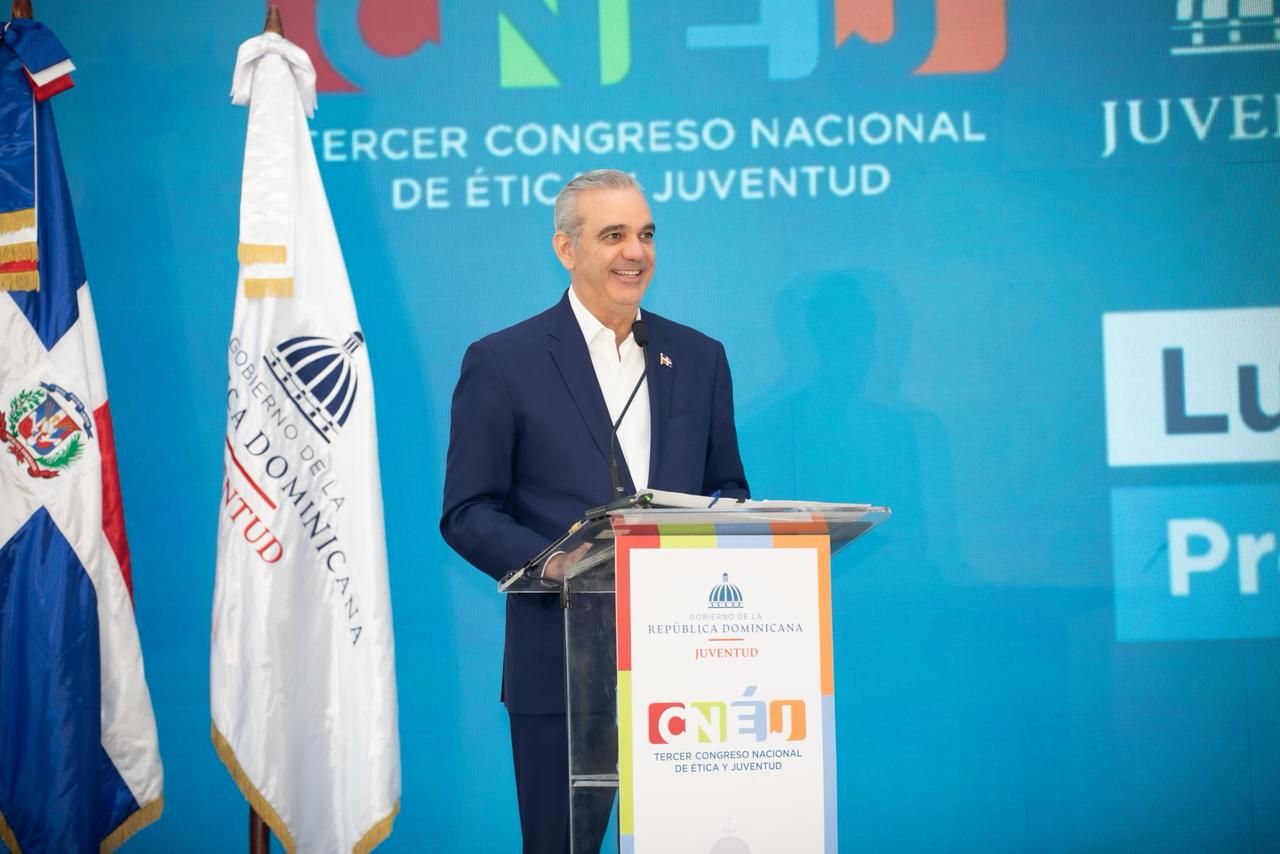 Presidente Abinader llama a los jóvenes a ser guardianes de la ética