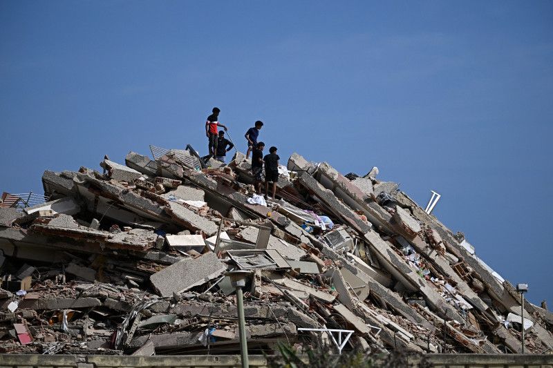 Venezuela recibe más de 1,600 rescatistas internacionales tras terremotos de magnitud 7.2 y 7.5