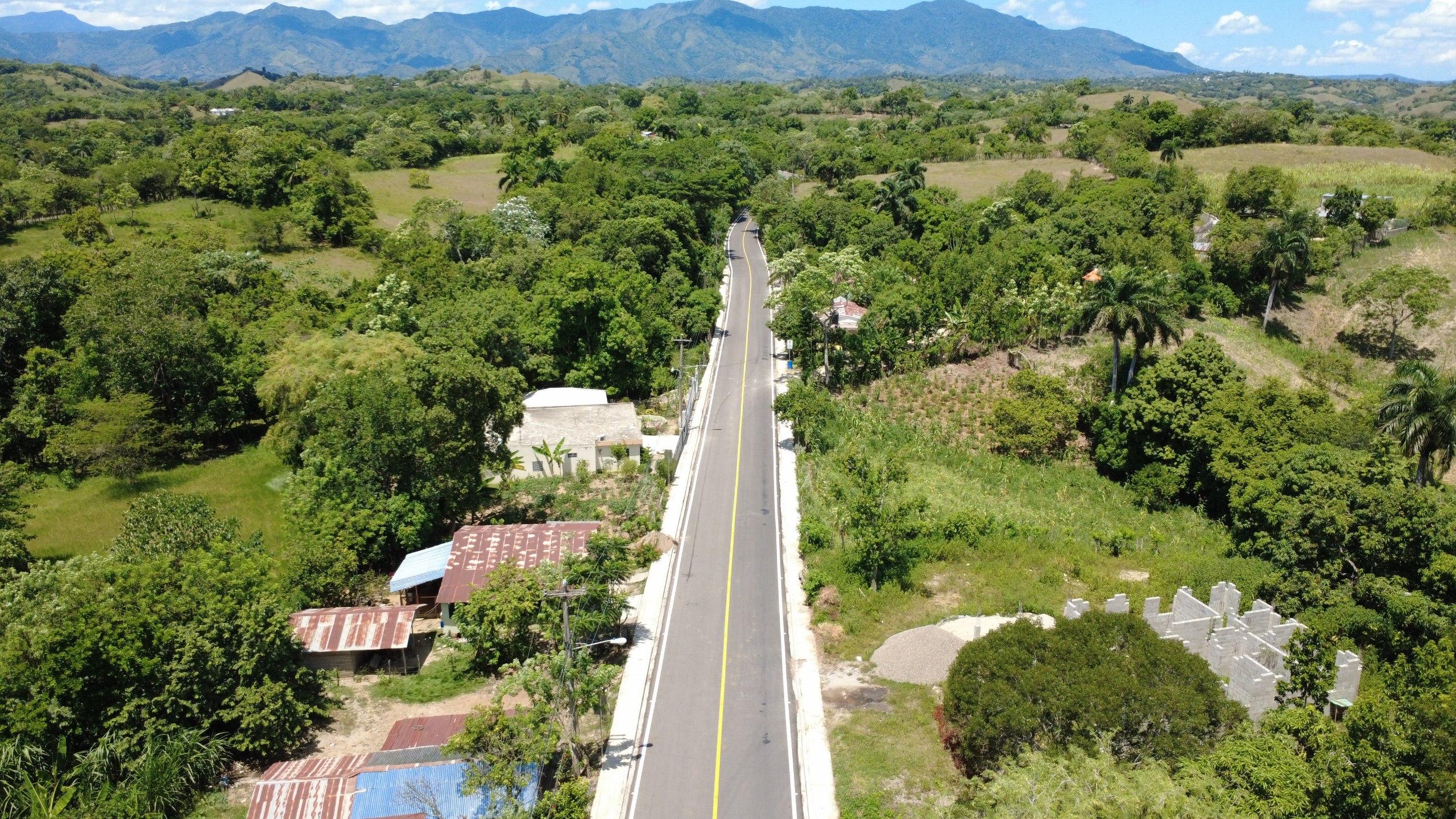 Nueva vía facilita el transporte y fortalece la actividad productiva en comunidades fronterizas