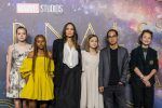 Ya son tres de los hijos de Angelina Jolie que legalmente optan por quitarse el apellido Pitt