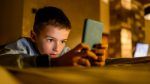 Es oficial: Francia aprueba la prohibición de redes sociales a los menores de 15 años