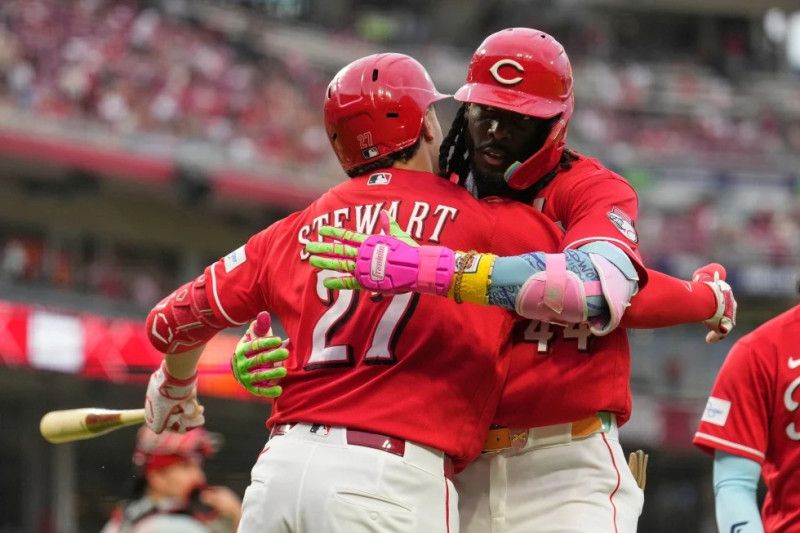 Elly y Marte, parte de la historia de un Cincinnati que dio 4 HRS en una entrada