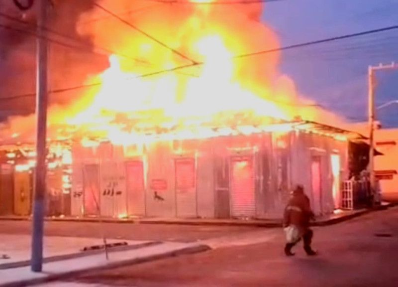 Incendio destruye negocios de una cuadra completa en Imbert, Puerto Plata