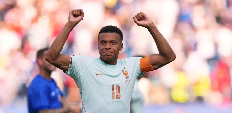 Mbappé no quiere perder contra España, dice Zaïre-Emery Mbappé no quiere perder contra España, dice Zaïre-Emery