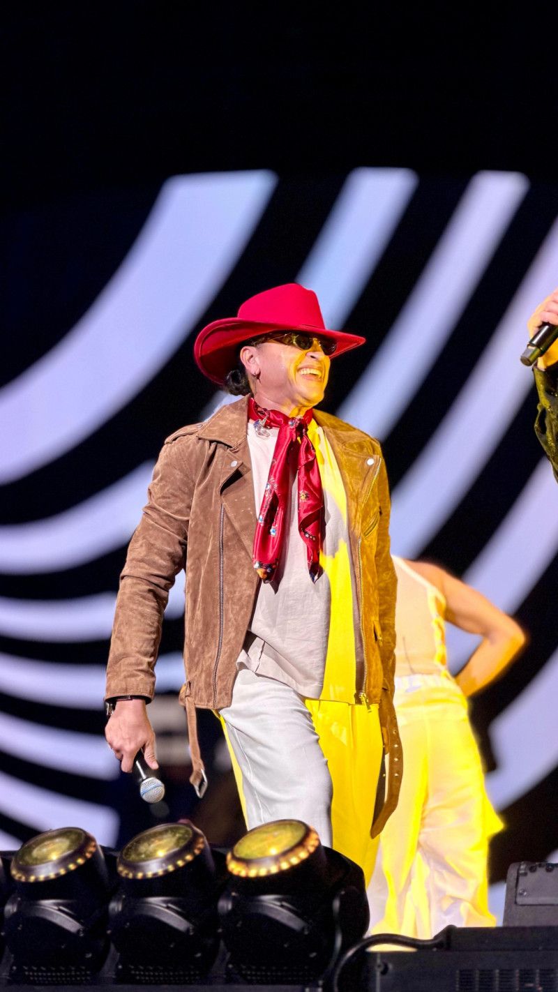 Elvis Crespo revela que puede retirarse con la cantidad de dinero que ha generado “Suavemente”