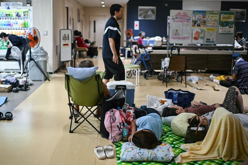 Suben a 18 los muertos en Japón y sigue búsqueda contra reloj de atrapados por terremoto