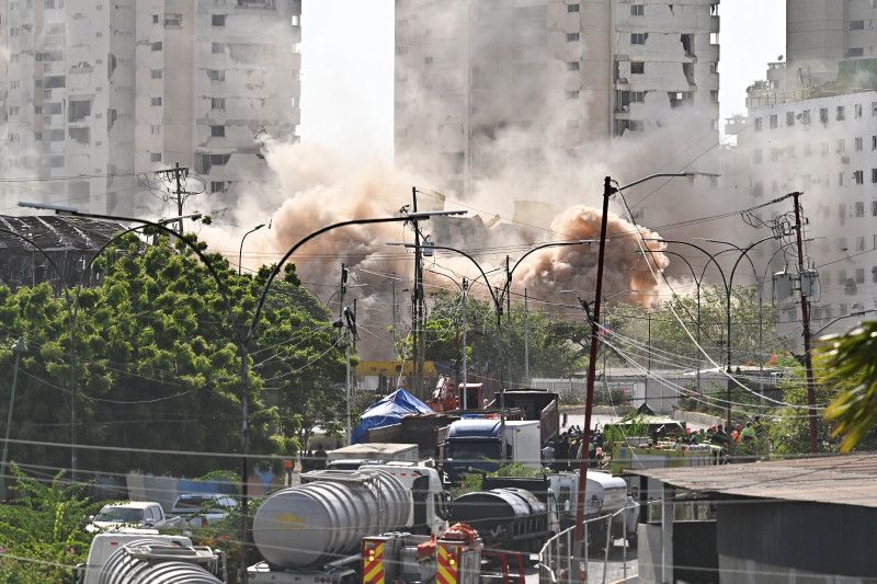 Empiezan a demoler los edificios dañados en Venezuela Empiezan a demoler los edificios dañados en Venezuela