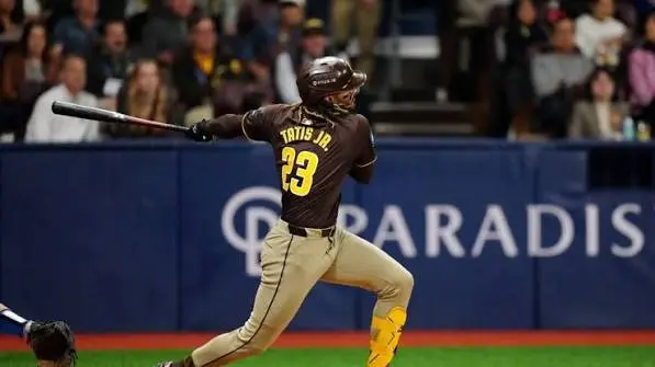 Tatis Jr., segundo máximo jonronero en la historia de los Padres