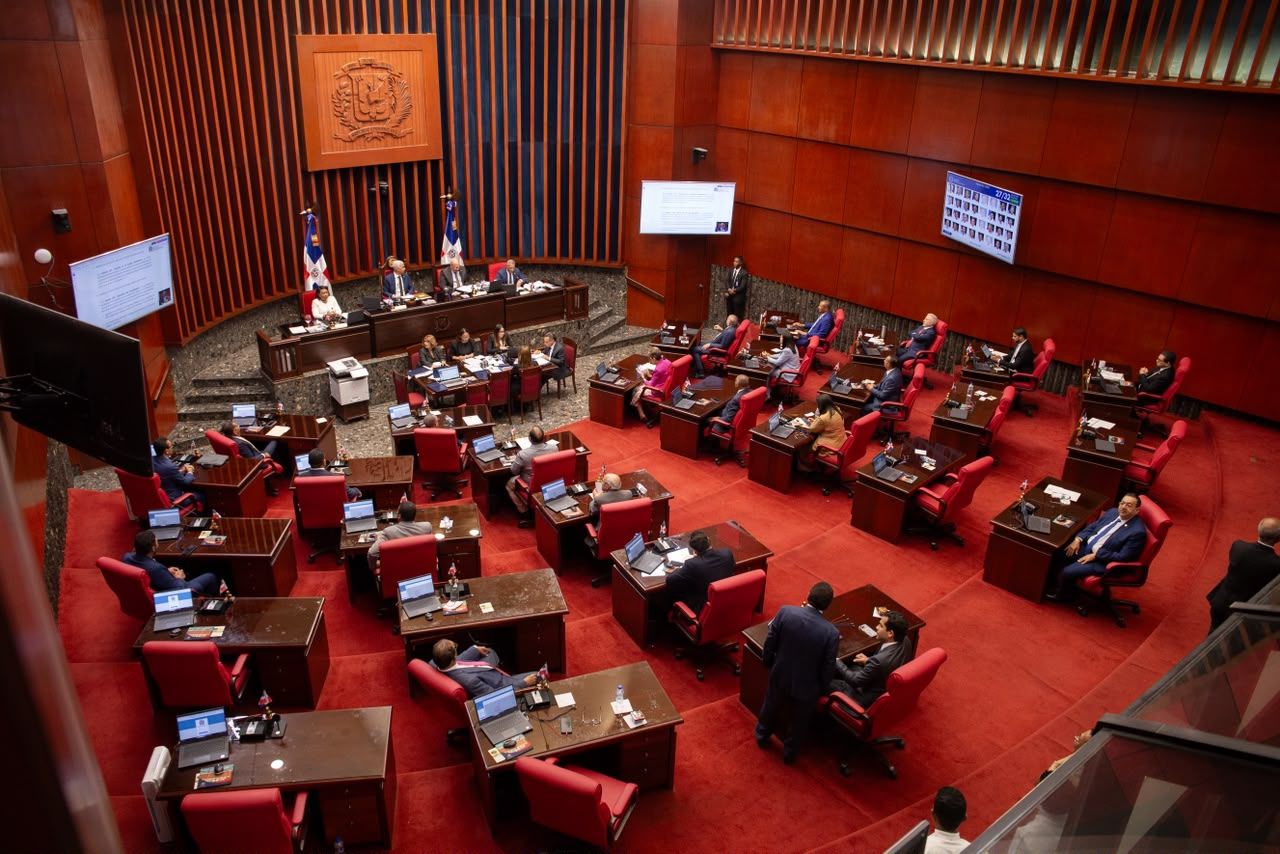 Senado aprueba en dos lecturas consecutivas reformas a la Ley que instituye el Código Penal Senado aprueba en dos lecturas consecutivas reformas a la Ley que instituye el Código Penal