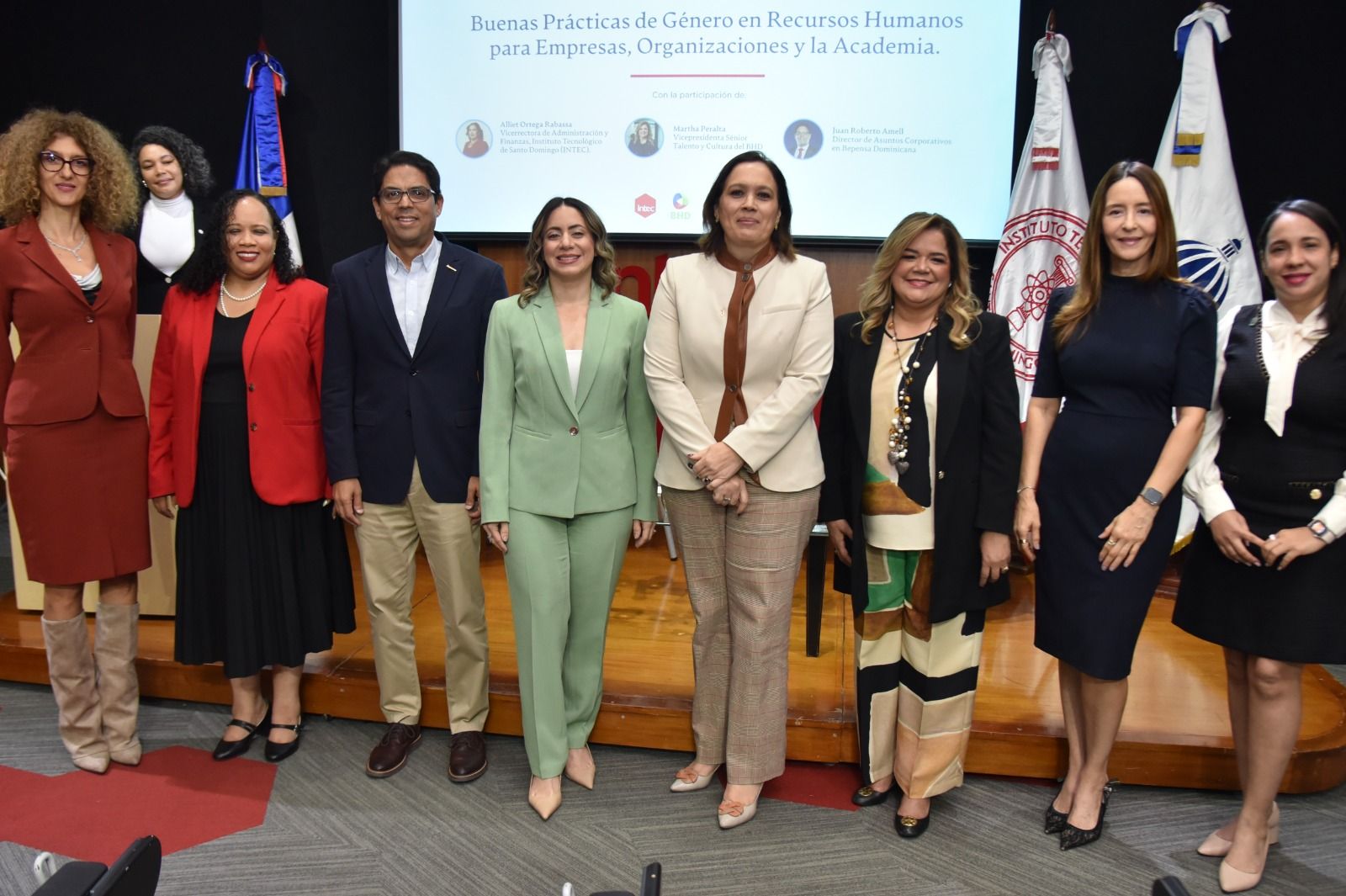 Ministerio de la Mujer promueve buenas prácticas de género en el sector privado