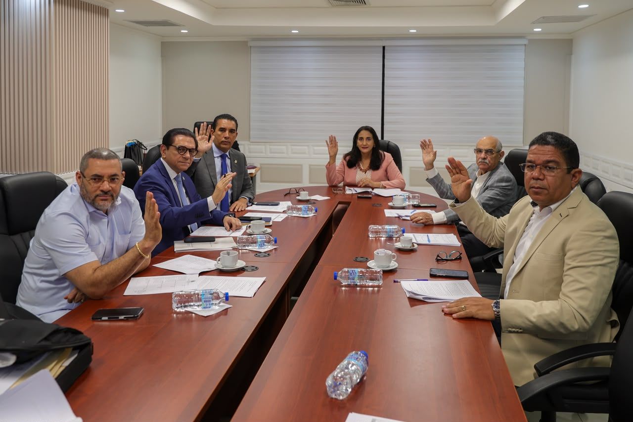 Comisión de Salud Pública favorece reconocer trayectoria del doctor Ramón Modesto Tallaj Comisión de Salud Pública favorece reconocer trayectoria del doctor Ramón Modesto Tallaj