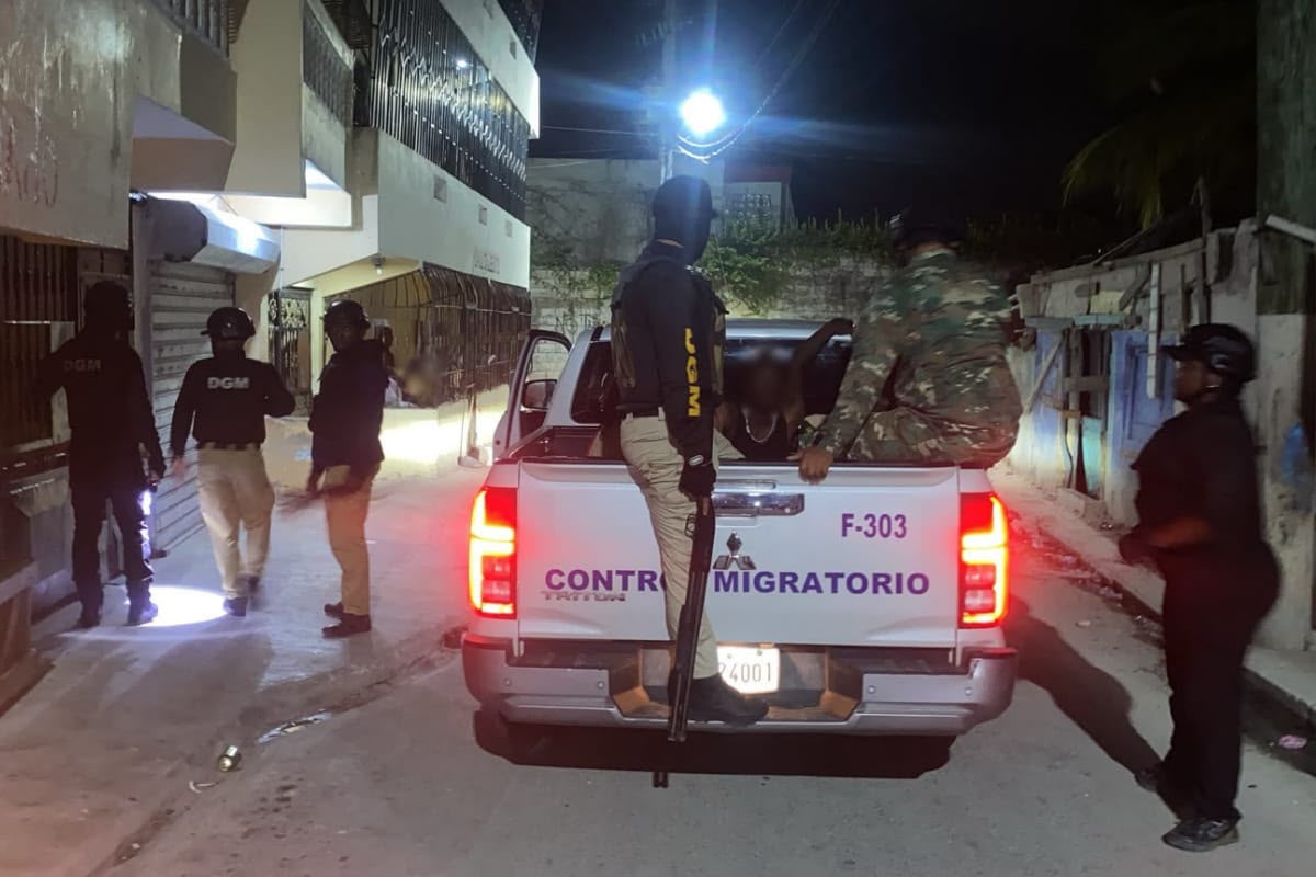 Migración detiene a 50 haitianos indocumentados en Punta Cana y otros polos turísticos