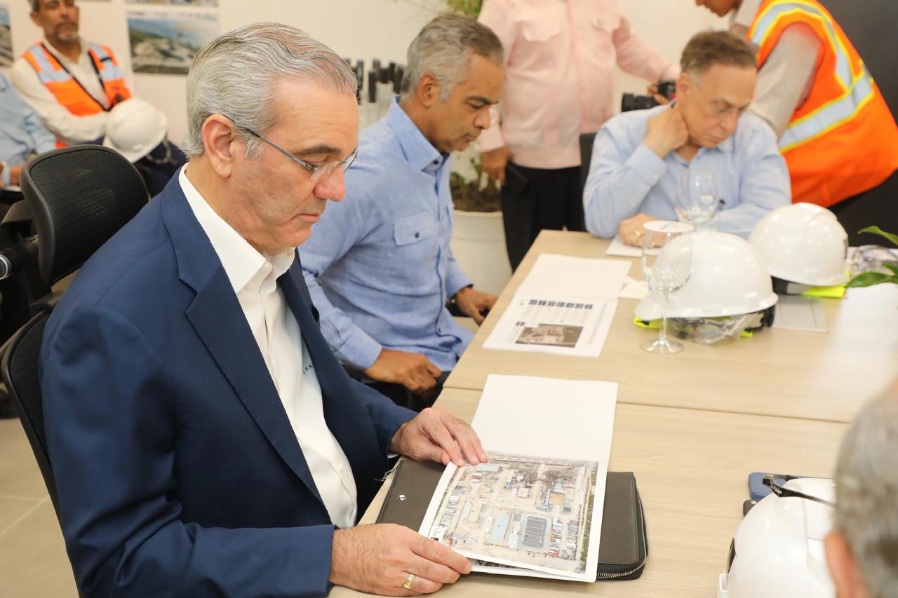 Abinader supervisa construcción de generadora que aportará 467 MW al sistema eléctrico Abinader supervisa construcción de generadora que aportará 467 MW al sistema eléctrico