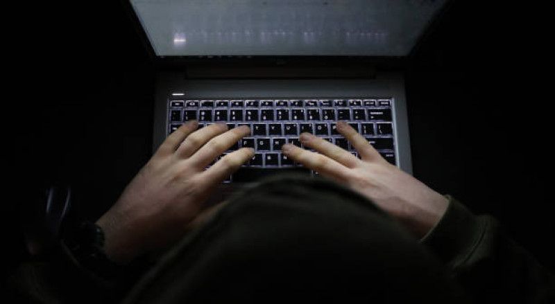 Grooming en línea: cómo los agresores captan niños y adolescentes en nuevos entornos digitales