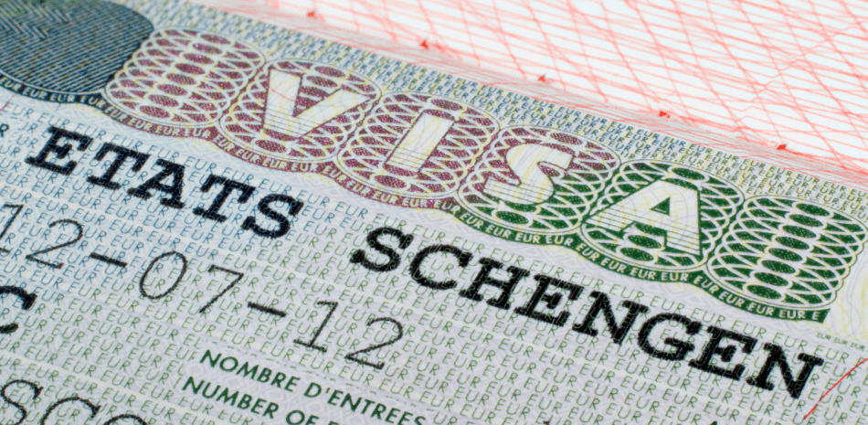Italia mantiene por 15 días más la suspensión del espacio Schengen con España