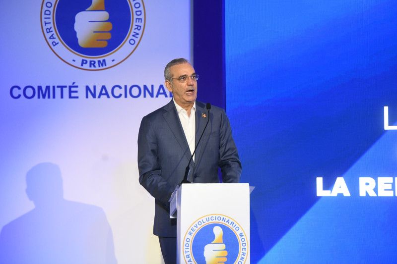 Luis Abinader es electo presidente del PRM