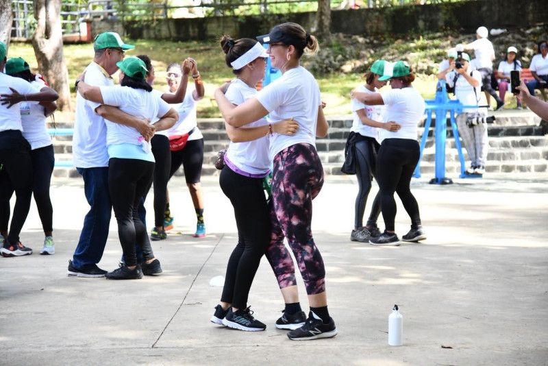 Con caminata y baile, así promueve Cipesa la salud física y mental de los periodistas