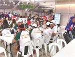 Los mexicanos extrañan el picante en la comida de la villa