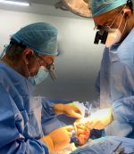 Marcos Núñez: Maestro de medicina que llegó a operar con linterna
