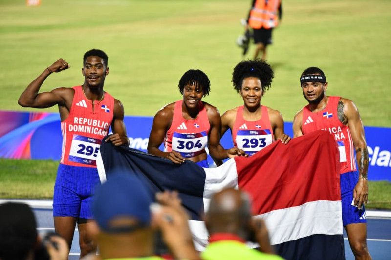 Melenciano y Marileidy empujan fuerte y dan a RD oro y récord en relevo mixto 4X400