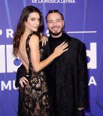 Una influencer acusa a J Balvin de haberle sido infiel a Valentina Ferrer con ella