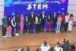 Gobierno premia a 170 estudiantes por méritos en ciencias y tecnologías