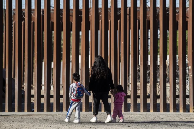 Un bufete ligado al Gobierno Trump recibe un contrato millonario para defender a menores migrantes Un bufete ligado al Gobierno Trump recibe un contrato millonario para defender a menores migrantes