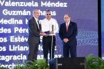 Mescyt entrega 1,500 becas internacionales y lanza programa “Excelencia Sin Barreras”