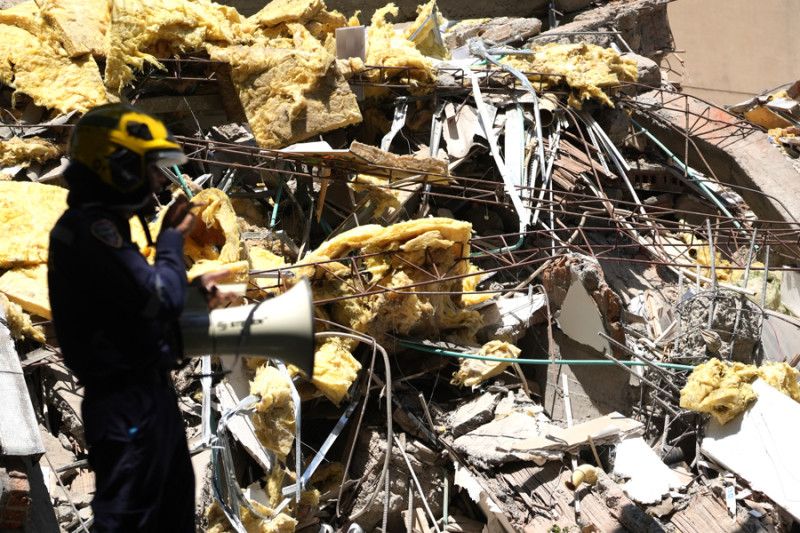 Al menos 265 muertos y 496 desaparecidos en el terremoto de Colombia, según el Gobierno Al menos 265 muertos y 496 desaparecidos en el terremoto de Colombia, según el Gobierno