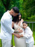 DJ Adoni y su pareja Lisabely Lugo serán padres de una niña