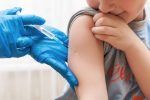 Infectología llama a confiar en las vacunas