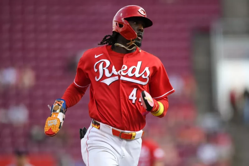 Elly De La Cruz deja al rival en el terreno por primera vez, Rojos vencen a Cardenales