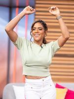 Francisca se defiende de críticas por flacidez y estrías en su abdomen
