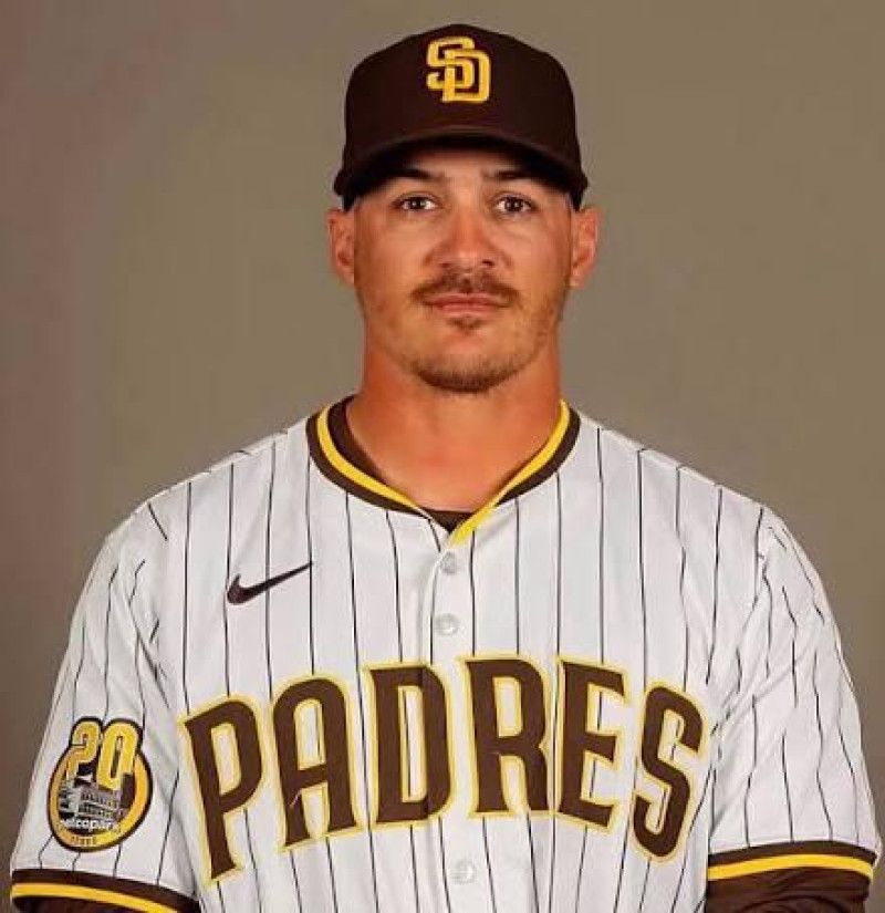 ICE arresta a entrenador de receptores de los Padres de San Diego, Oswaldo Pirela