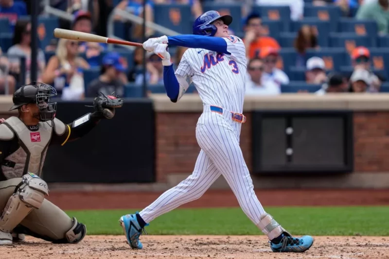 Benge conecta cuadrangular de dos carreras y los Mets vencen a los Padres