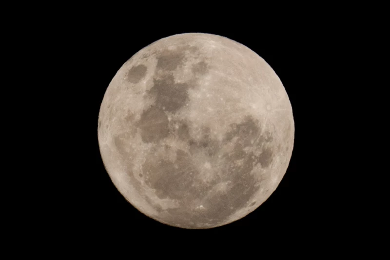 China anuncia el retraso de una misión lunar debido a las “condiciones de lanzamiento”