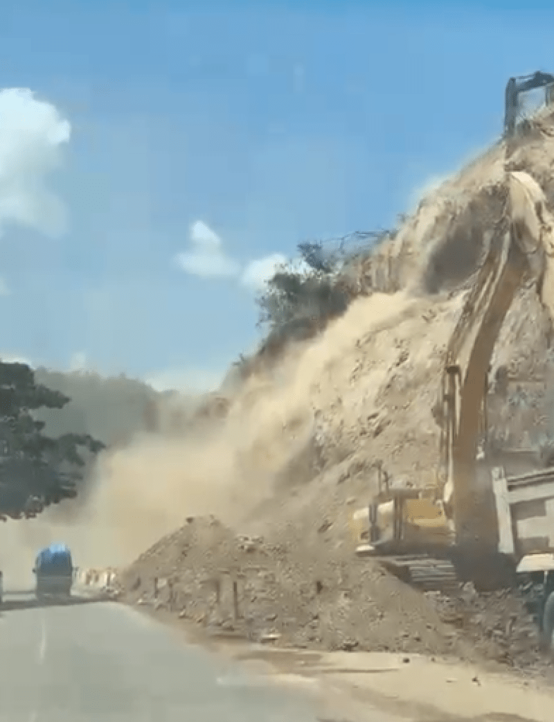 Derrumbe en carretera Jarabacoa–La Vega genera preocupación y pone en riesgo a conductores